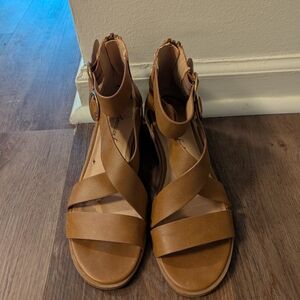 American Eagle By Payless Tan Sandals Casual Comfort